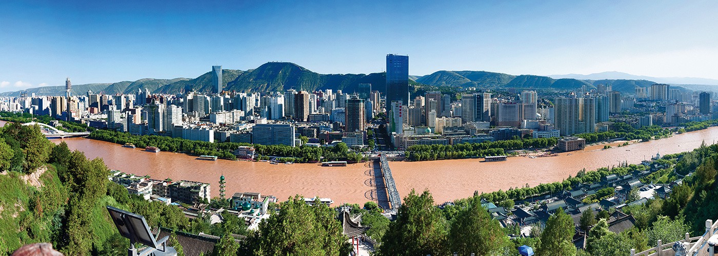 創(chuàng)建優(yōu)質(zhì)精品工程，營造綠色生態(tài)環(huán)境